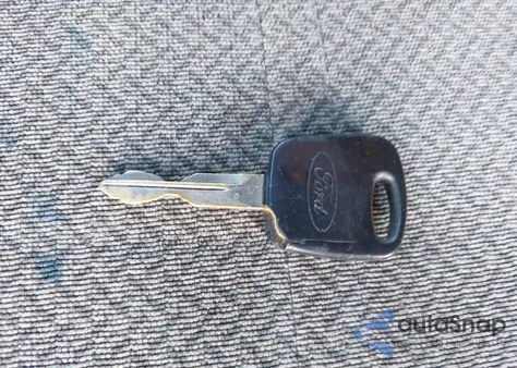 2000 Ford Ranger Xl/Xlt from USA, damaged, VIN 1FTYR14V6YPA28201